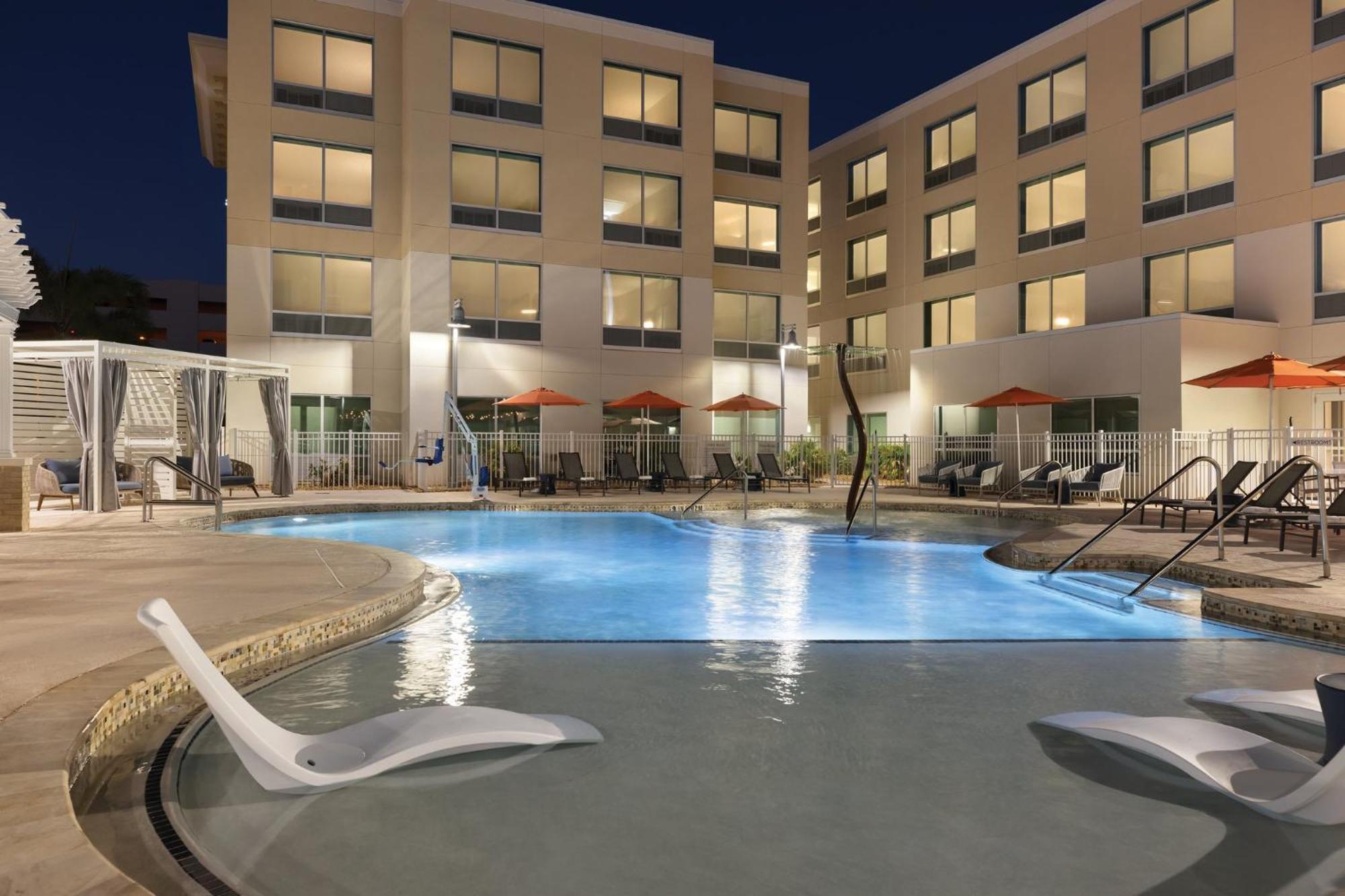 Holiday Inn Express Cape Canaveral By Ihg Exterior foto
