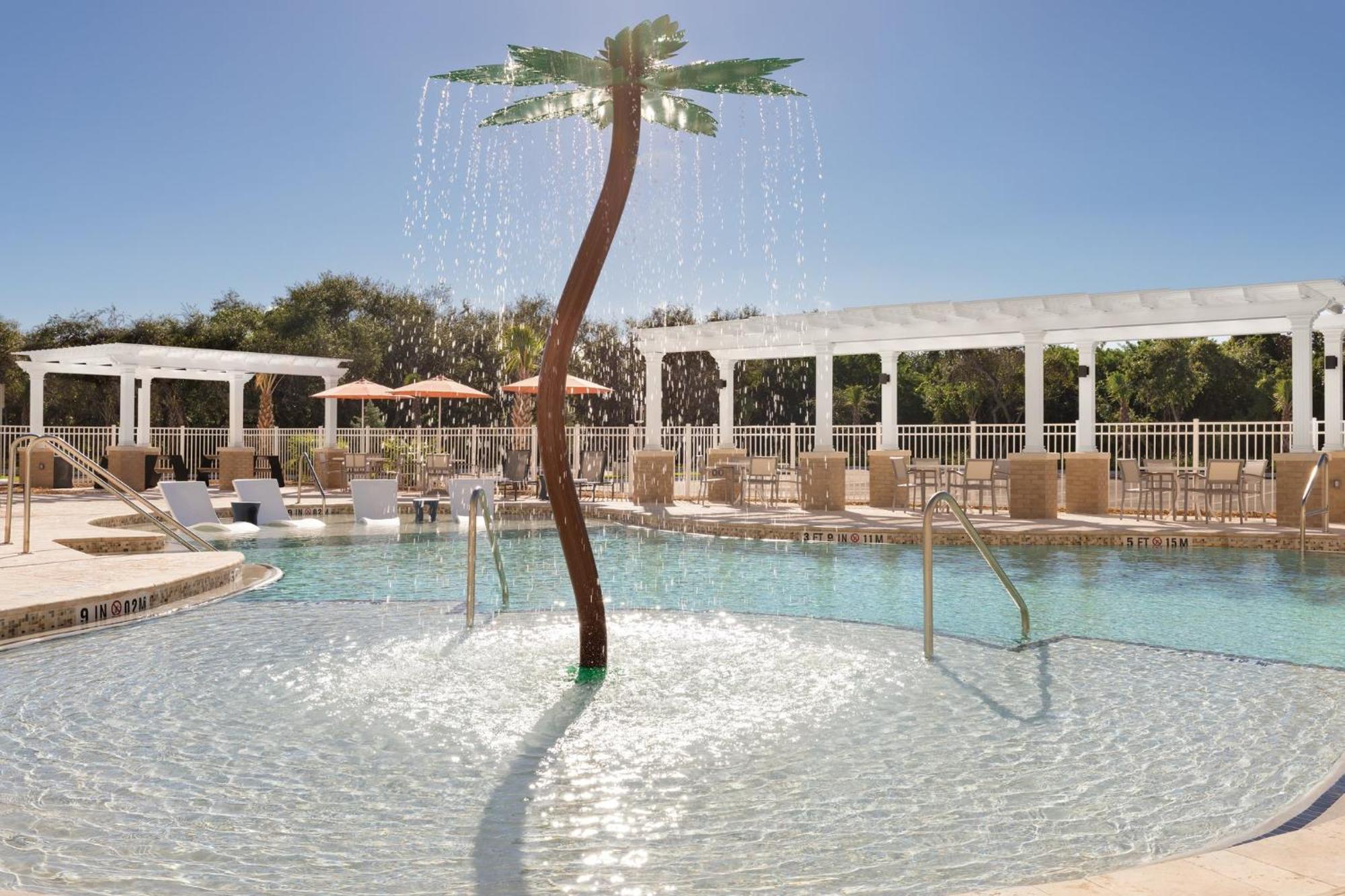 Holiday Inn Express Cape Canaveral By Ihg Exterior foto