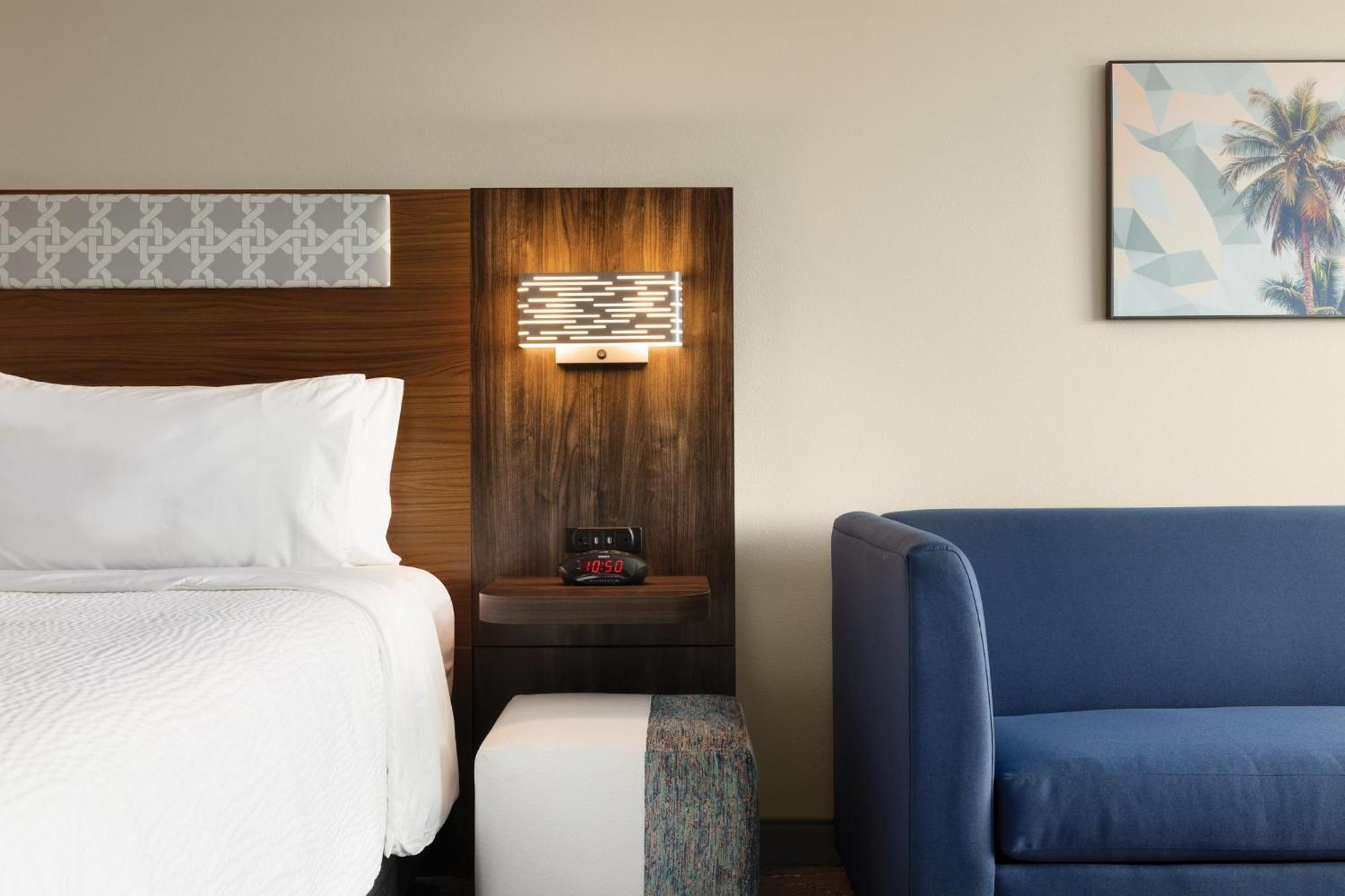 Holiday Inn Express Cape Canaveral By Ihg Exterior foto