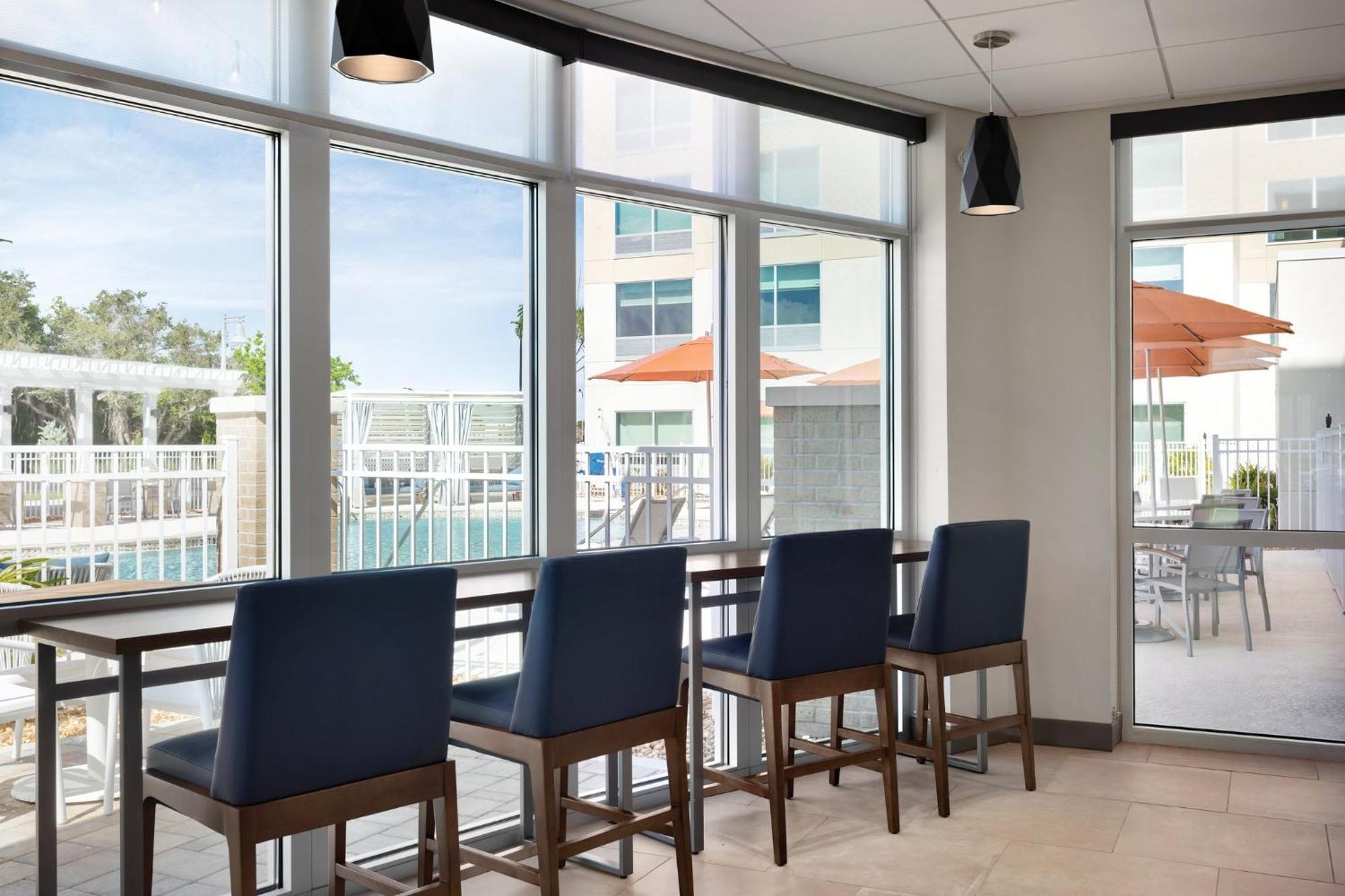 Holiday Inn Express Cape Canaveral By Ihg Exterior foto